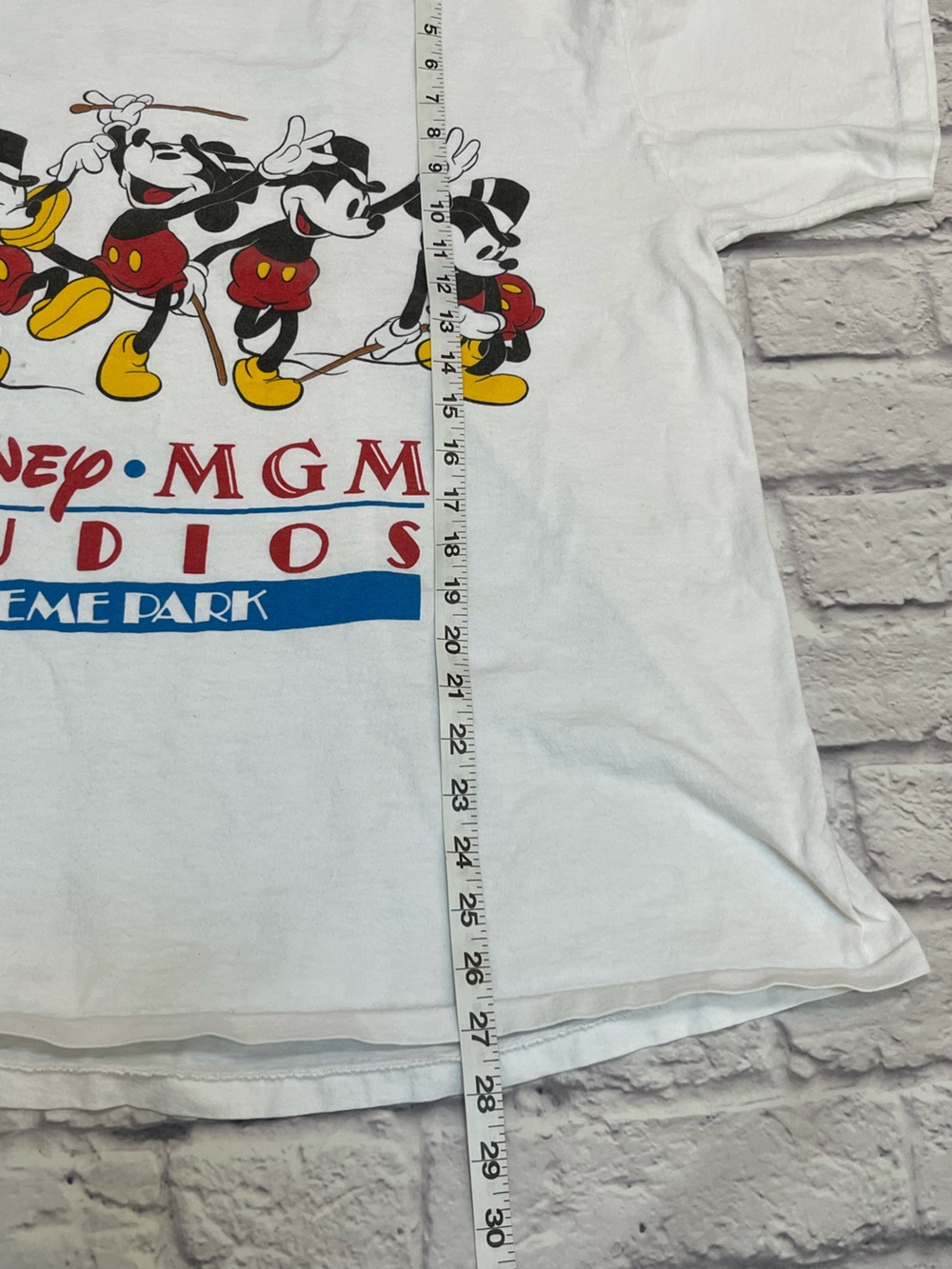 Vintage Disney MGM Studios Theme Park‎ exclusive Mickey Mouse graphic T-Shirt - Picture 6 of 10